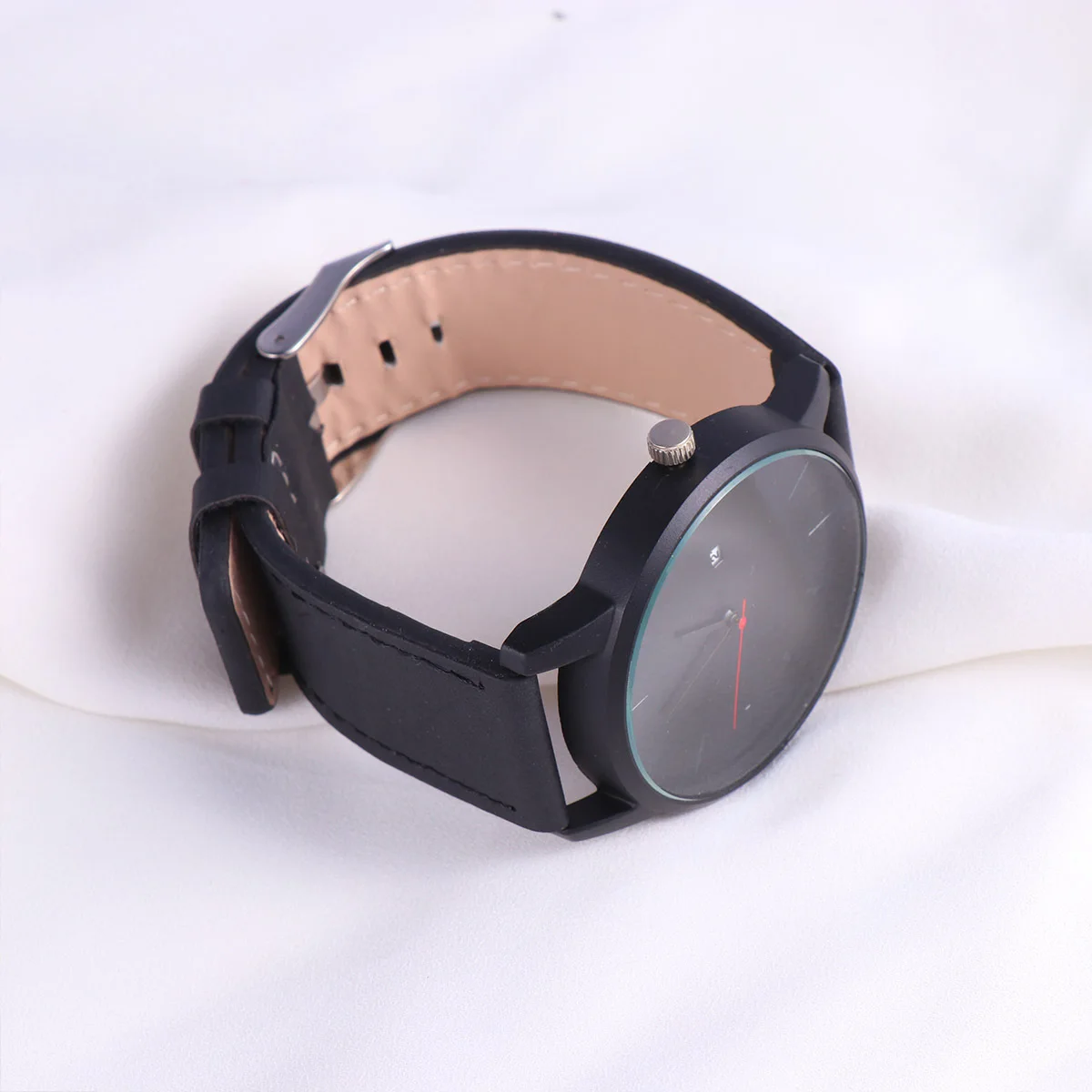 

Men Quartz Black Wristwatch Fashion Casual Sport Watch Durable Wrist Watch Gift Stylish Men Wristwatch