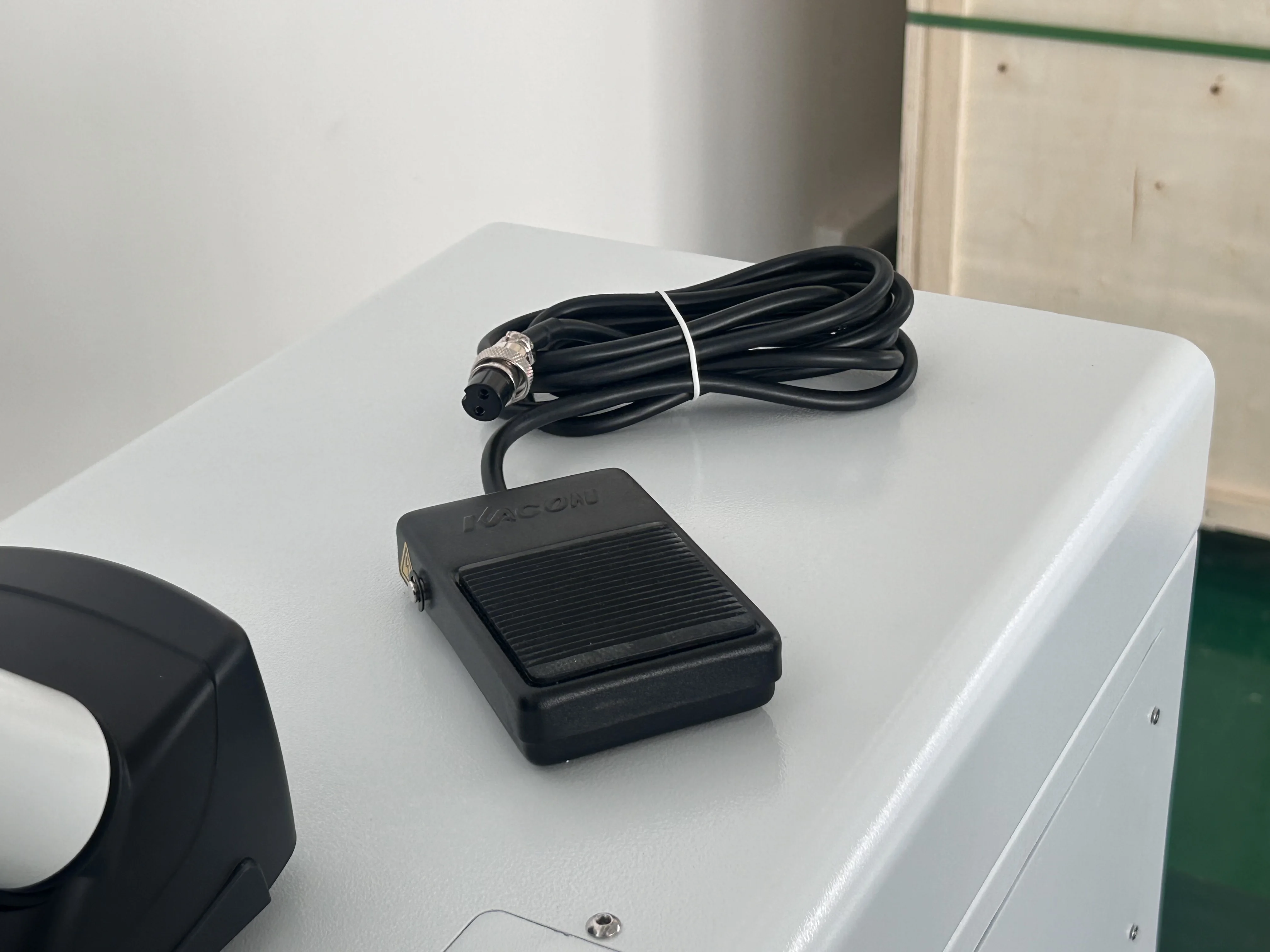 Factory Sales 200W Jewelry Laser Welding Machine For Gold Repair YAG Multifunction Spot