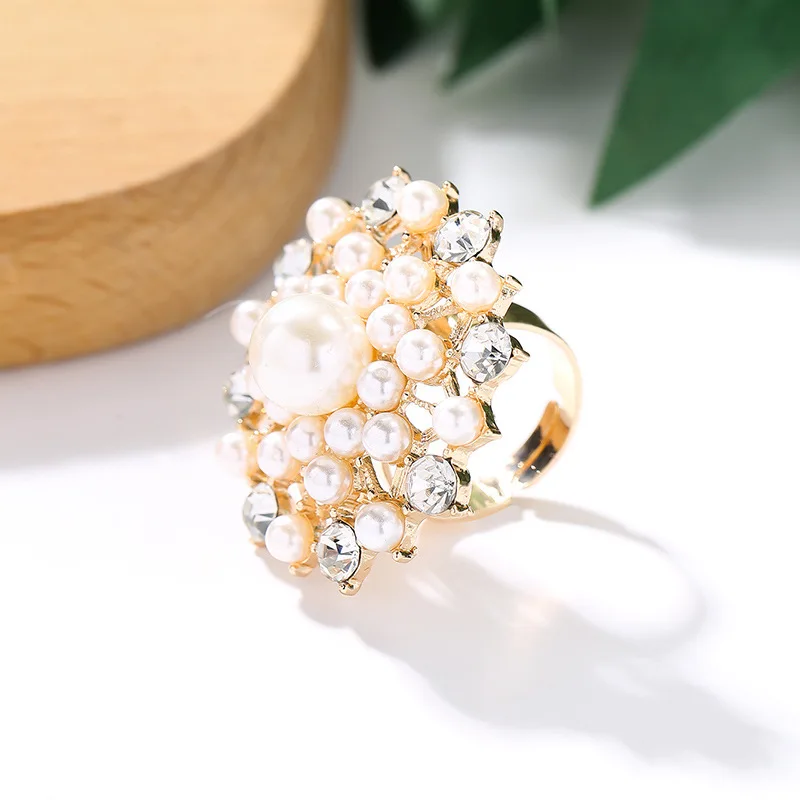 

Exquisite Floral Pearl Diamond Cluster Open Ring Elegant Personality High Quality Fashion Jewelry Floral Pattern Alloy Setting