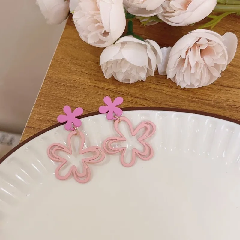 Sweet Pink Flower Women\'s Earrings Double-layers Hollow Floral Pendants Hanging Earrings for Female Korean New Fashion Jewelry