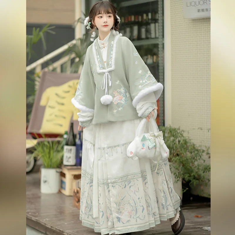 Original Hanfu woman embroidery Ming made collar padded jacket horse face skirt Hanfu winter velvet