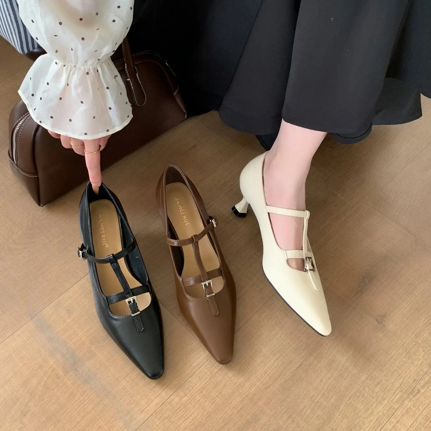 

Grandma Shoes All-Match Shallow Mouth Square Toe Ballerinas Woman 2025 Cross Comfortable Retro Ballet Rome Mary Janes Med PU Fab
