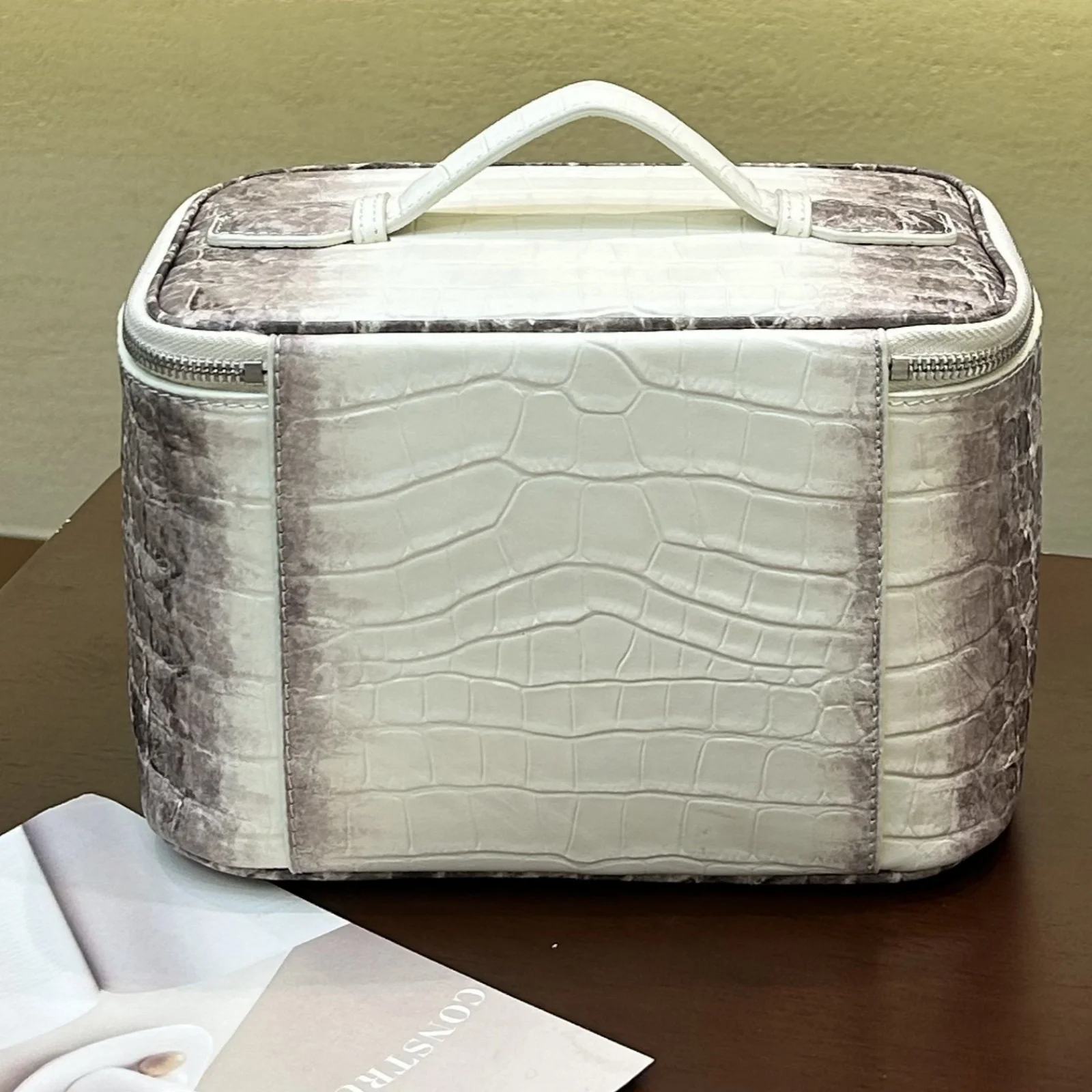 Women Top‑Grain Cow Leather Makeup Bag Crocodile Embossed Pattern Stylish Cosmetic Pouch Practical Daily Storage Organizer