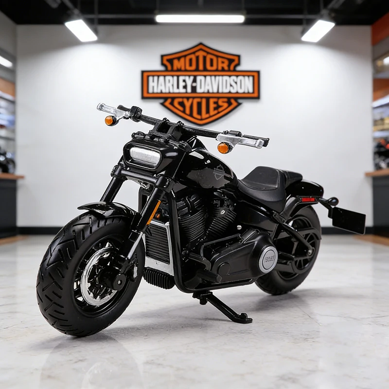 Maisto 1/18 Harley-Davidson Fat Bob 114 Druckguss-Motorradmodell Spielzeugfahrzeug Sammlerstück Autobike Offroad Autocycle Spielzeugauto