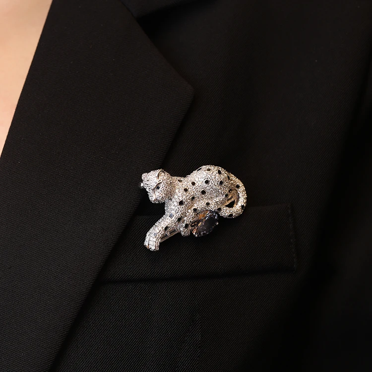 Leopard Tiger Women Fashion Men Animal Gold Plated Brooches For Women Silver Brooch Pin 2022 Party Wedding Gifts