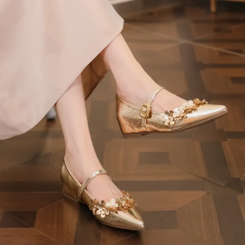 أحذية ماري جين النسائية المزهرة بمقدمة مدببة صنادل مسطحة لصيف 2025 أحذية ذات علامة تجارية فاخرة فستان أنيق Sandalias الضحلة