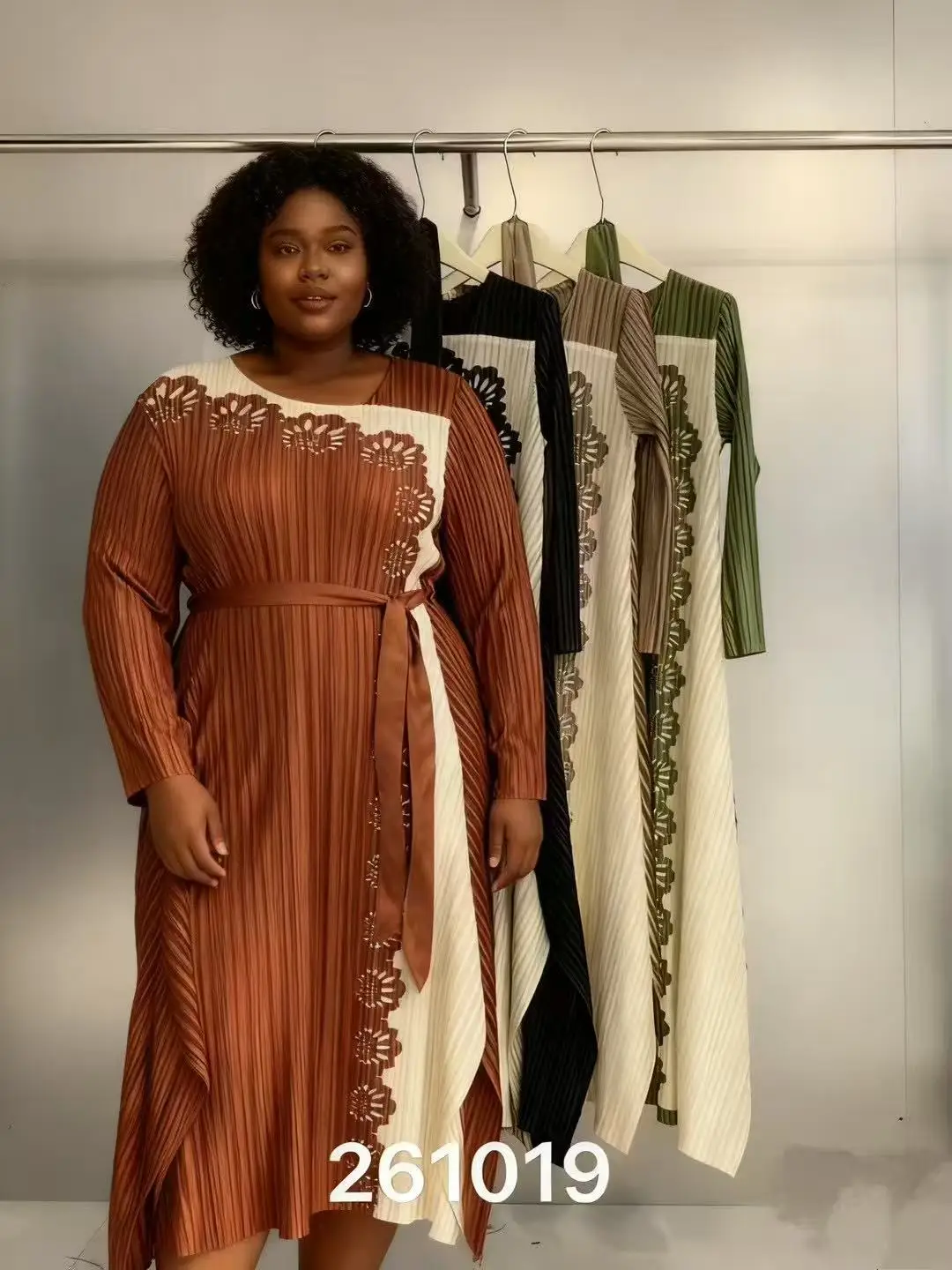 

Miyake плиссированное модное контрастное кружевное платье, свободные длинные платья, женская одежда, осень-зима 2021, новые модели