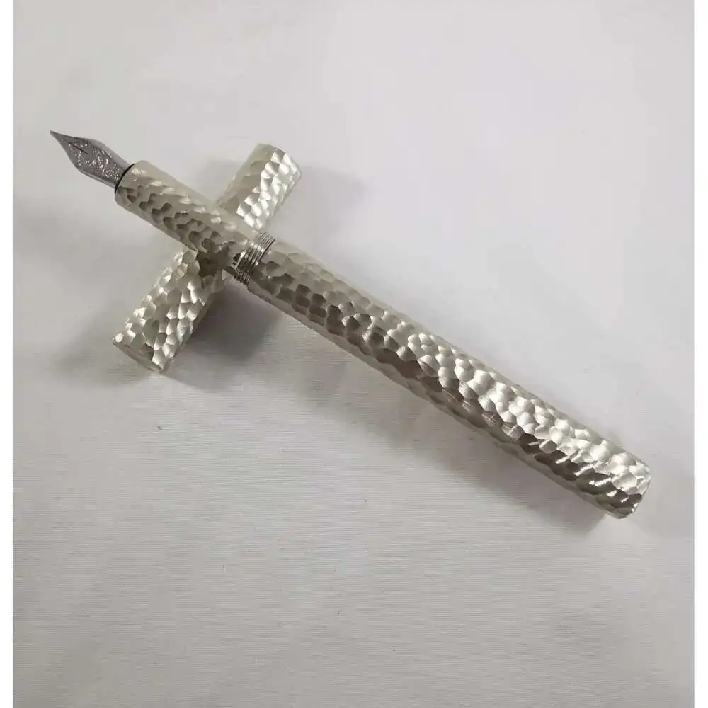 قلم حبر نحاسي أبيض منقوش يدويًا، ألمانيا Sch-midt Nib