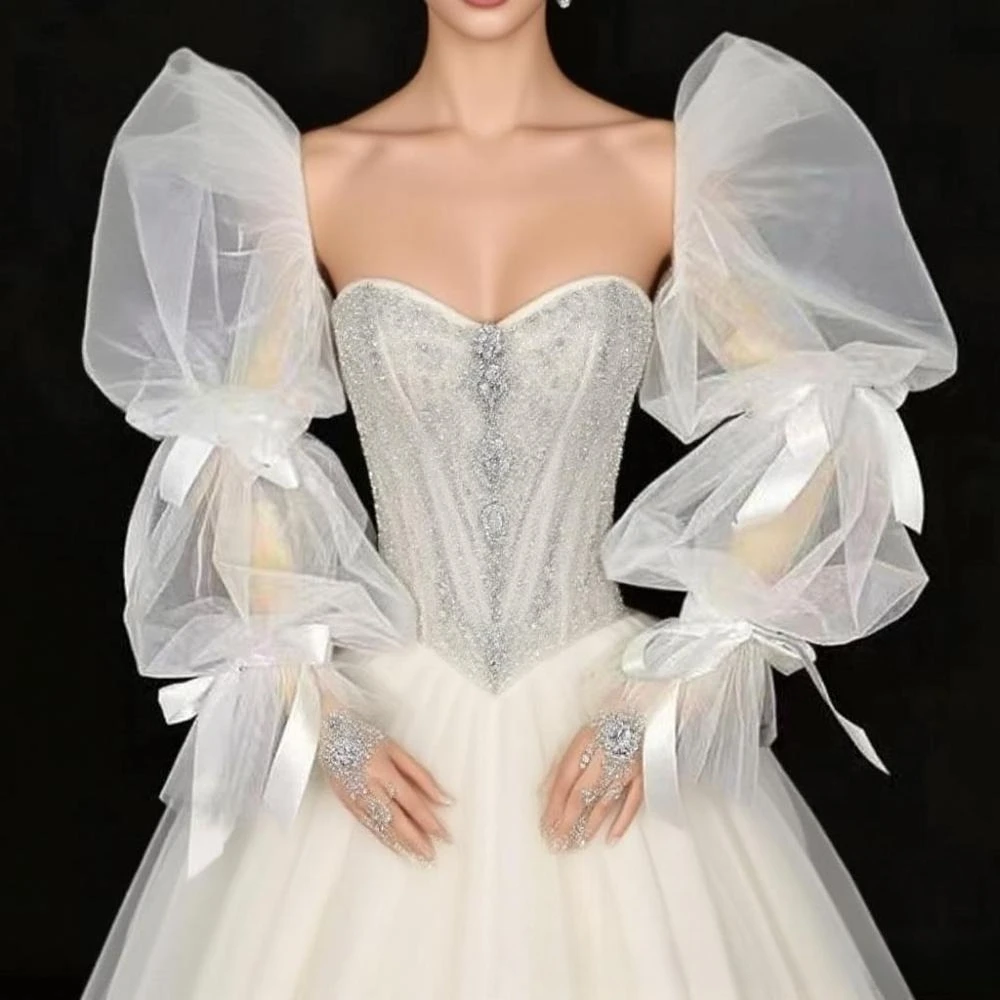 Märchenhaftes Brautkleid aus weißem Tüll mit Schleifenärmeln, flauschigen dekorativen Ärmeln für Brautkleid, Accessoires im französischen Hofstil