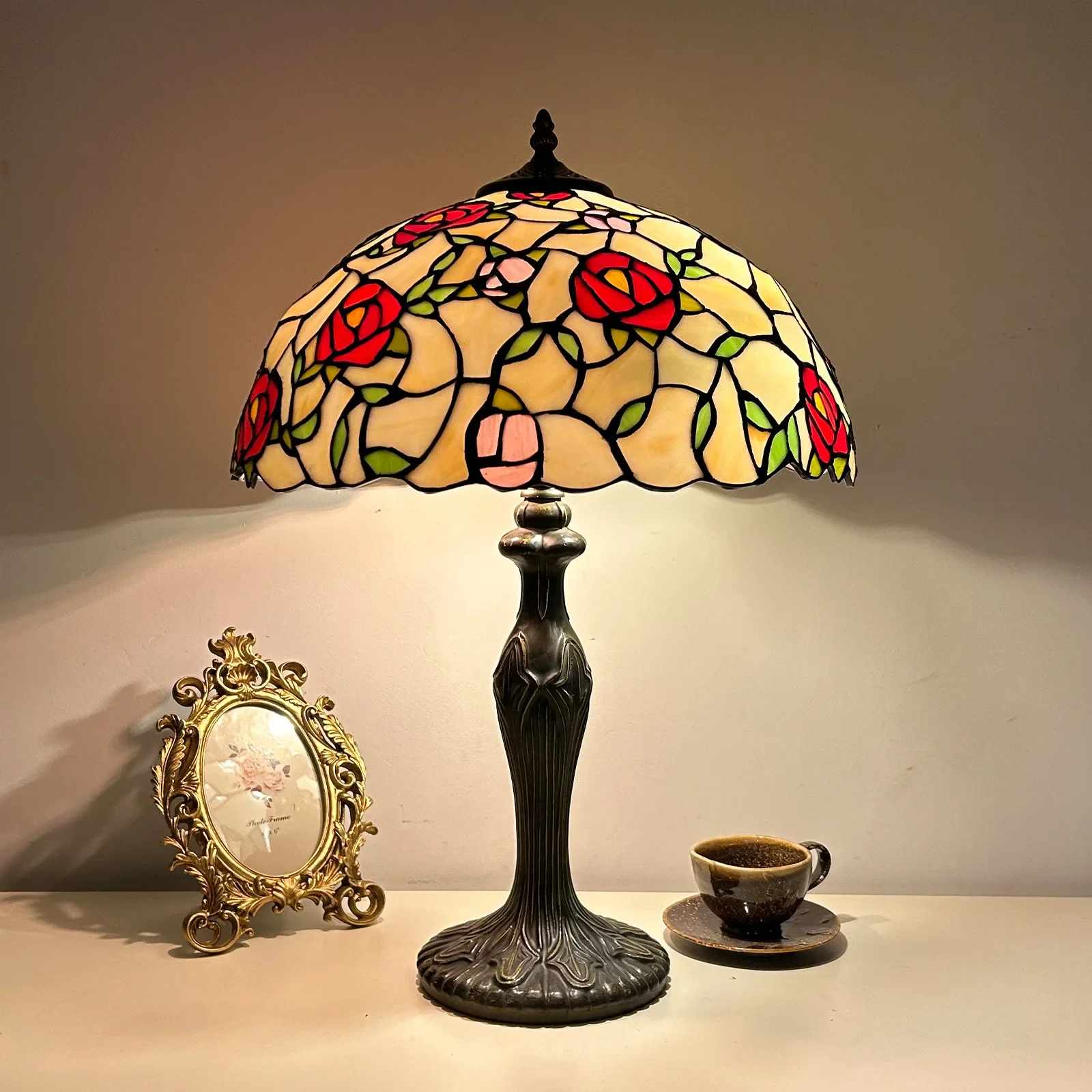 Tiffany American Vintage Rose Dragonfly 40 cm Lampada da scrivania Soggiorno Camera da letto Luce ambientale in famiglia