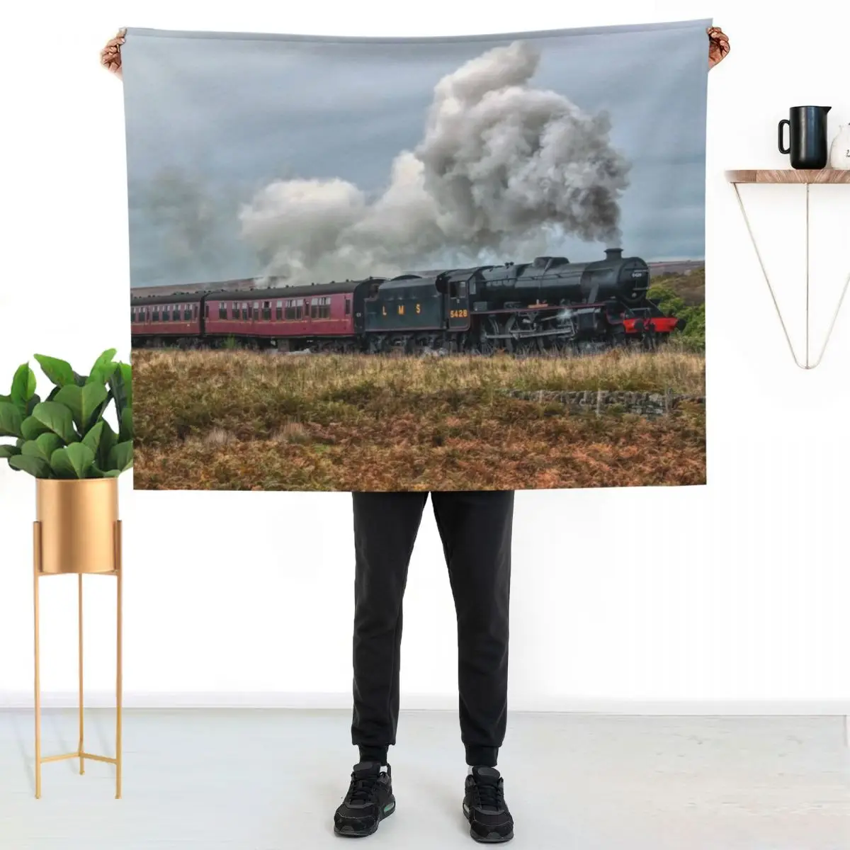 LMS Black Five 5428 Throw Blanket Foldable Soft Warm Blanket for Outdoor Use