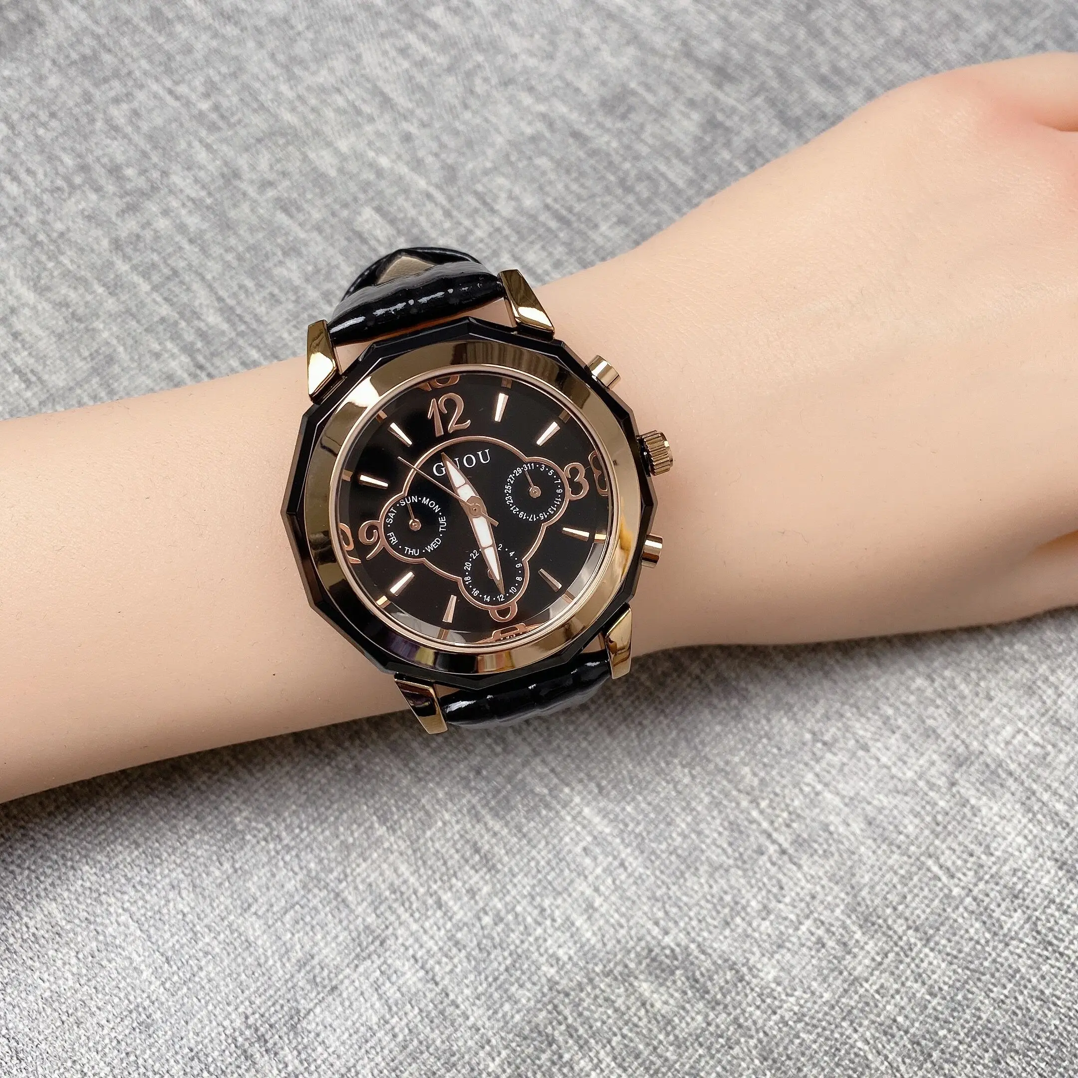 Elegant women's watch multi-functional simple and elegant Korean fashion trend retro leather women's quartz watch gift for women