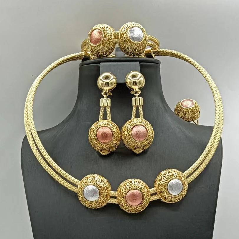 Gold Plated Textured Choker Jewelry Set Round Floral Pendant Necklace Earrings Bracelet Ring African Bridal Wedding Accessories