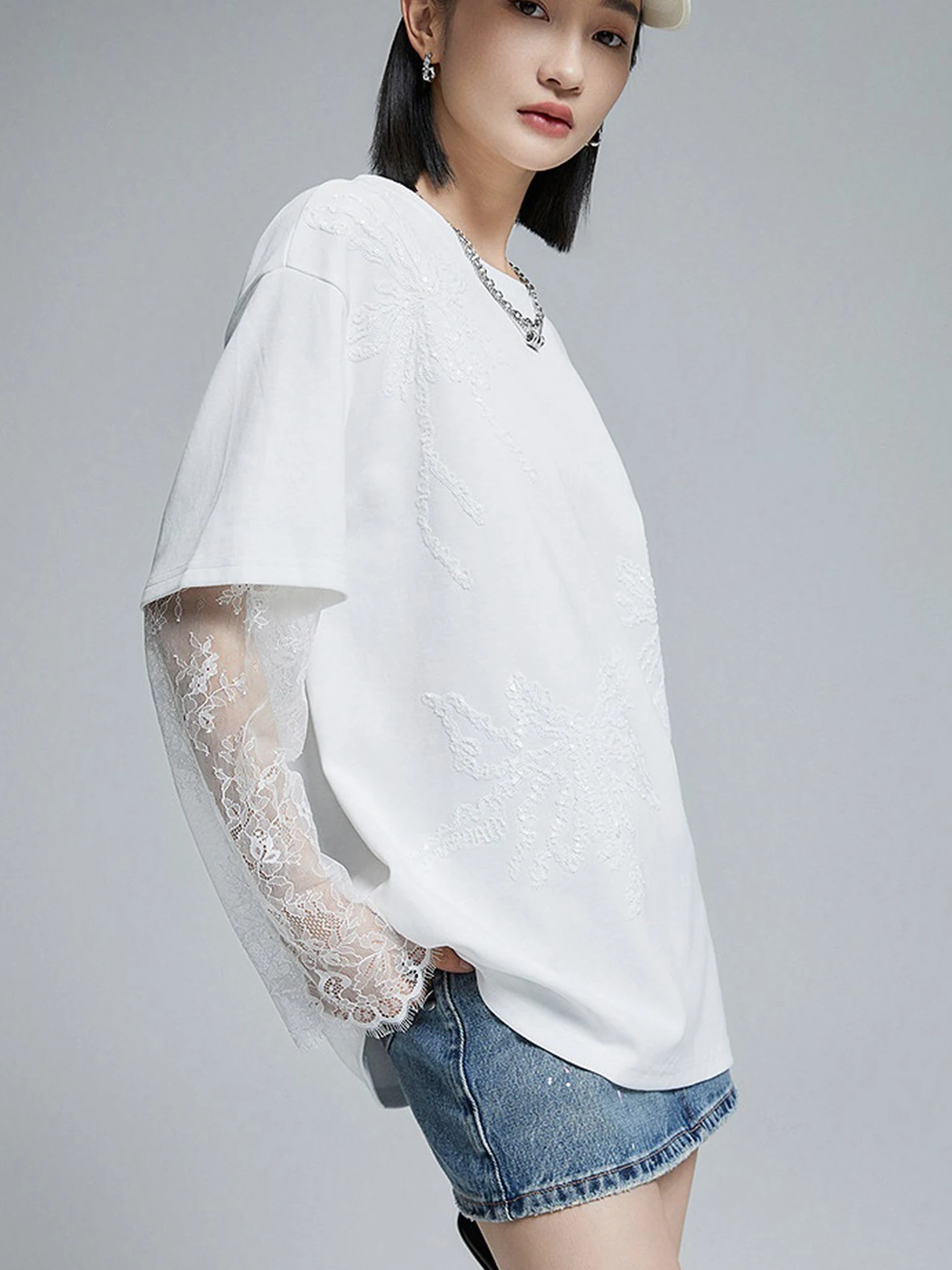 Fashionable Long Sleeve Lace Patchwork T-Shirt Glitter Design Slimming Effect Casual Style Spring 2026 Ladies' Top