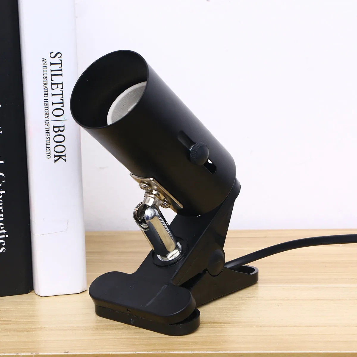 Reptile Heating Lamp Clip Lamp with 15M Cable E27 Socket Adjustable Ceramic Head Safe for Uva Uvb Heater Up to 300W