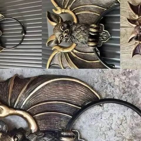 Whimsical Halloween Bat Knocker Gothic Wall Art Resin Statue Wall & Door Frame Decorative Ornament Home & Outdoor Decoration