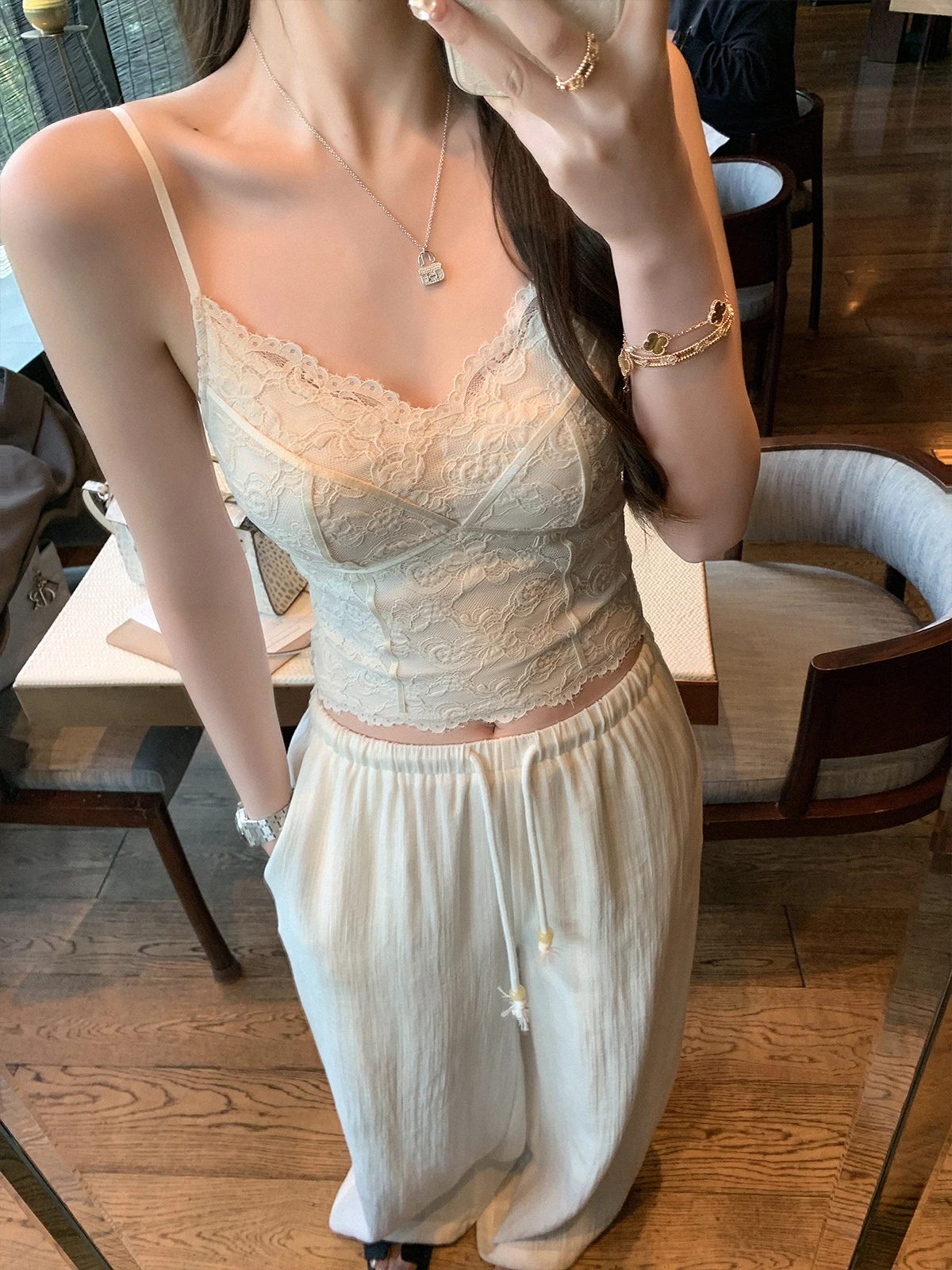 

Женский укороченный топ-бюстье Chen с кружевной отделкой, вырезом 45° и встроенными чашечками, из нейлоновой ткани, с милым дизайном