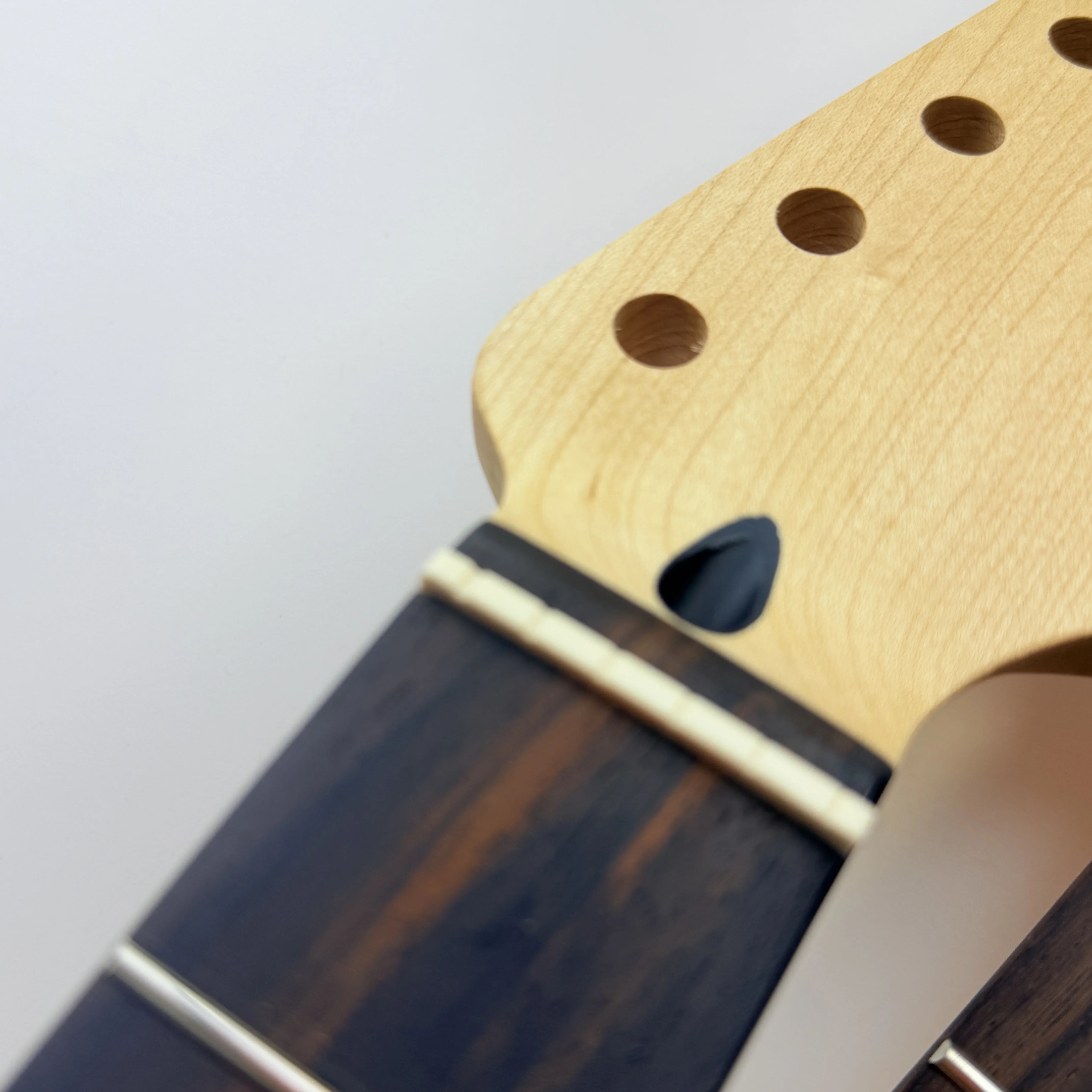 

22-Fret ST Big Head Guitar Neck, Natural Satin Rosewood Fingerboard with 9.5 Inch Radius