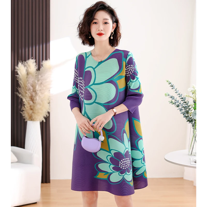 2024 Spring Wear New Wrinkled Purple Silk Flower Printed Dress Women's Short sleeved Loose Large Size Slimming Mini Robe