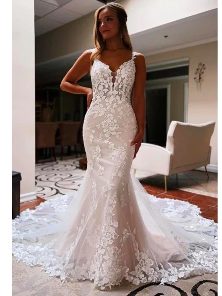 Lace Appliques Luxury Mermaid Wedding Dresses Deep V-neck Backless Long Train Bridal Gowns Spaghetti Straps