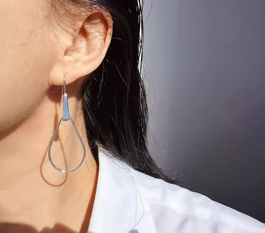 Foreign trade jewelry environmental protection minimalist Joker silver drop earrings fashion INS cold wind hollow geometric earr