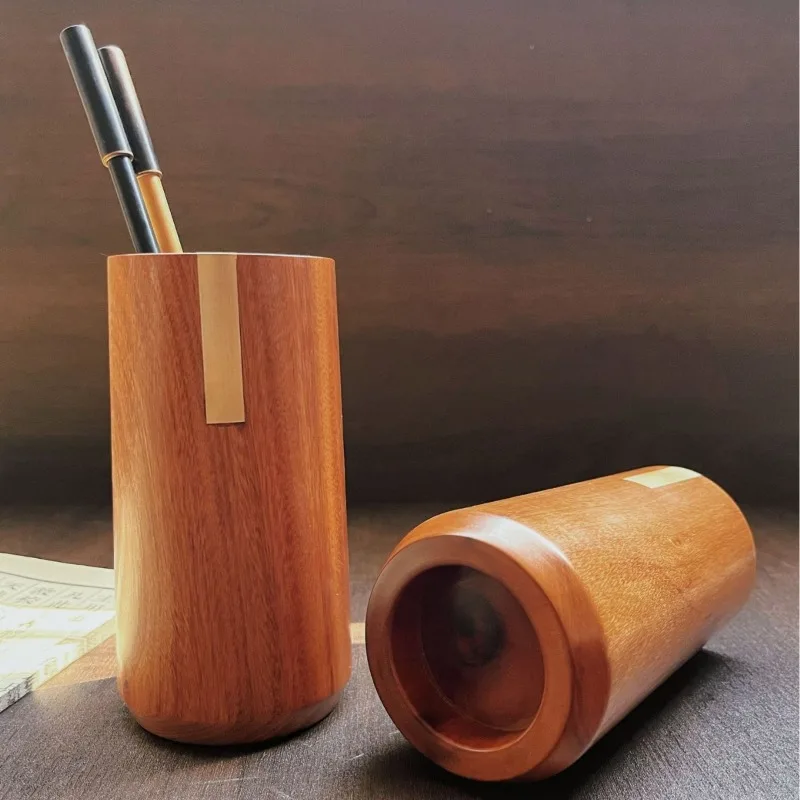 

Redwood Pen Container Business Gift Fashionable and Simple Engraved Calligraphy Pen Container Desktop Ornament