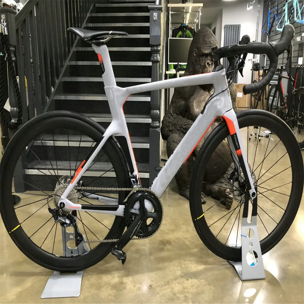 customized Concept Carbon Road Disc Full Bike, R7020 Disc Groupset, 50mm Wheelset, Handlebar Saddle