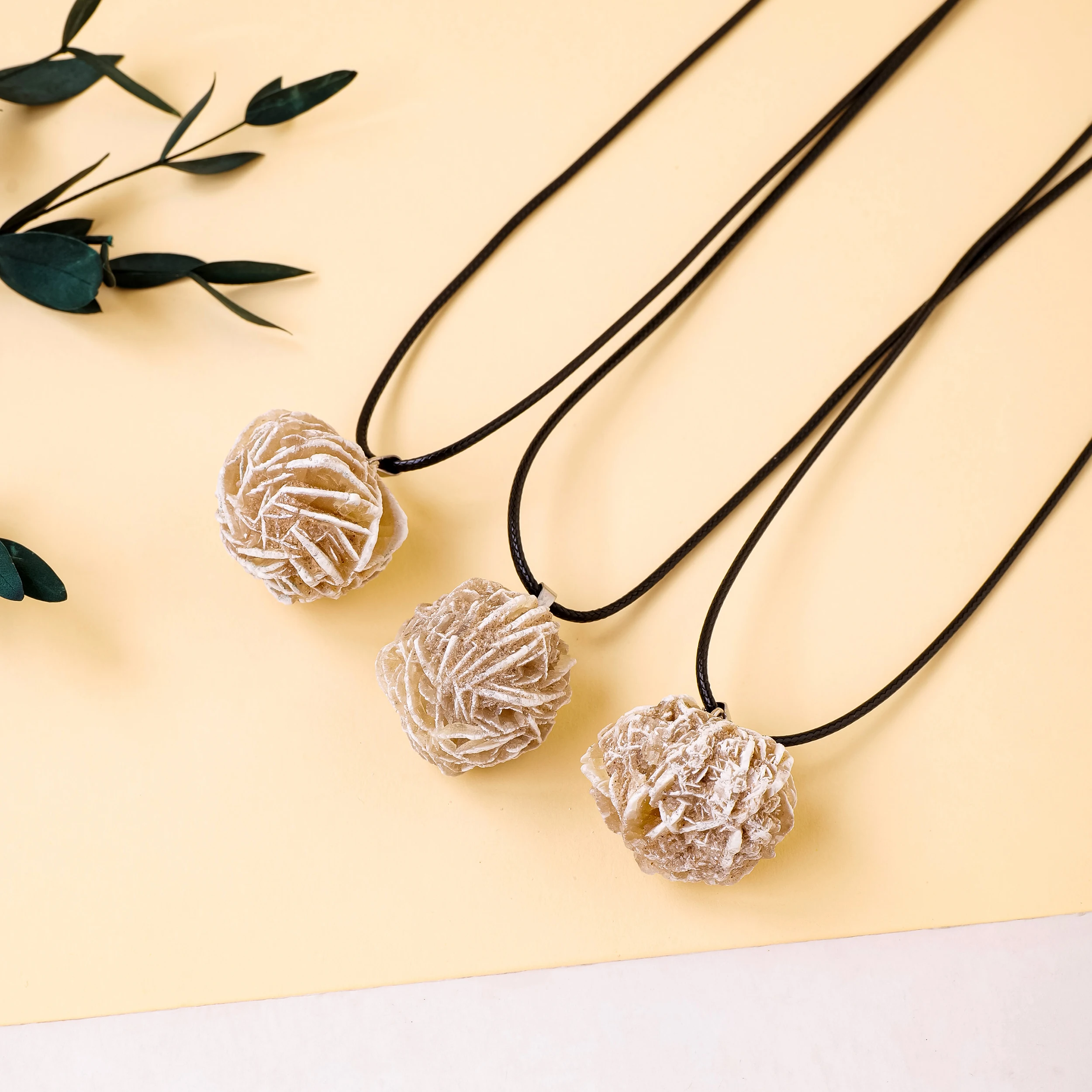 1pc Raw Stones Desert Rose Adenium Obesum Pendant Natural Quartz Crystal Reiki Healing Gem Mineral Specimen