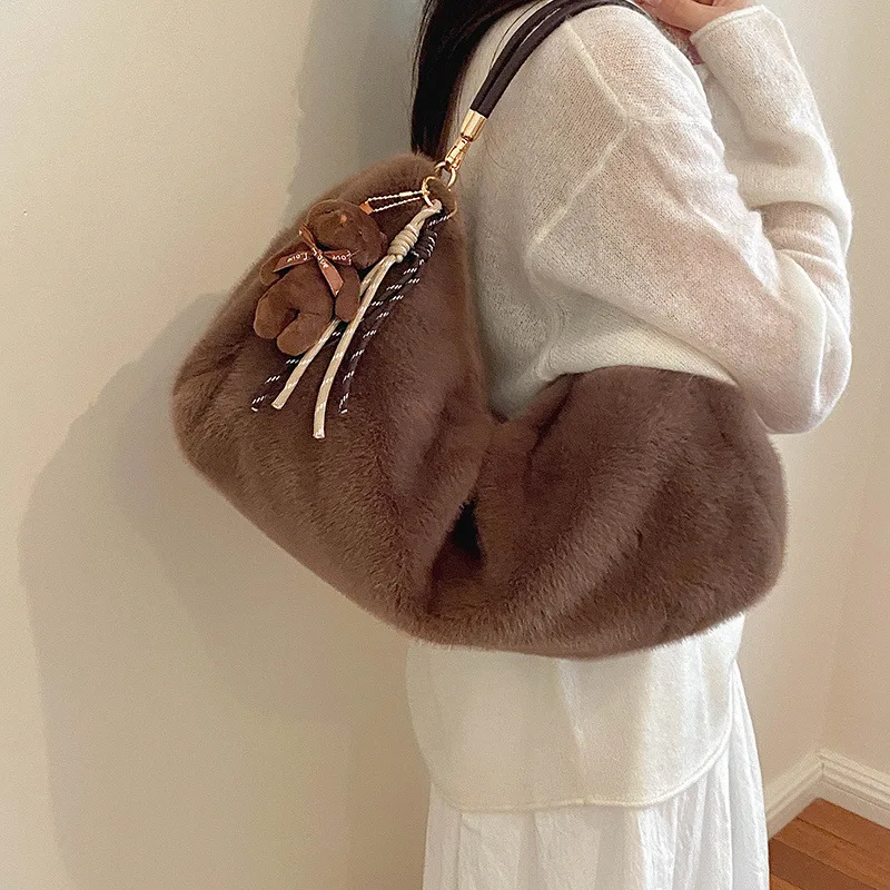 Autumn Winter Solid Color Faux Fur Shoulder Bag Soft Fluffy Pleated Plush Purses and Handbags Women Fashionable Sac Femme
