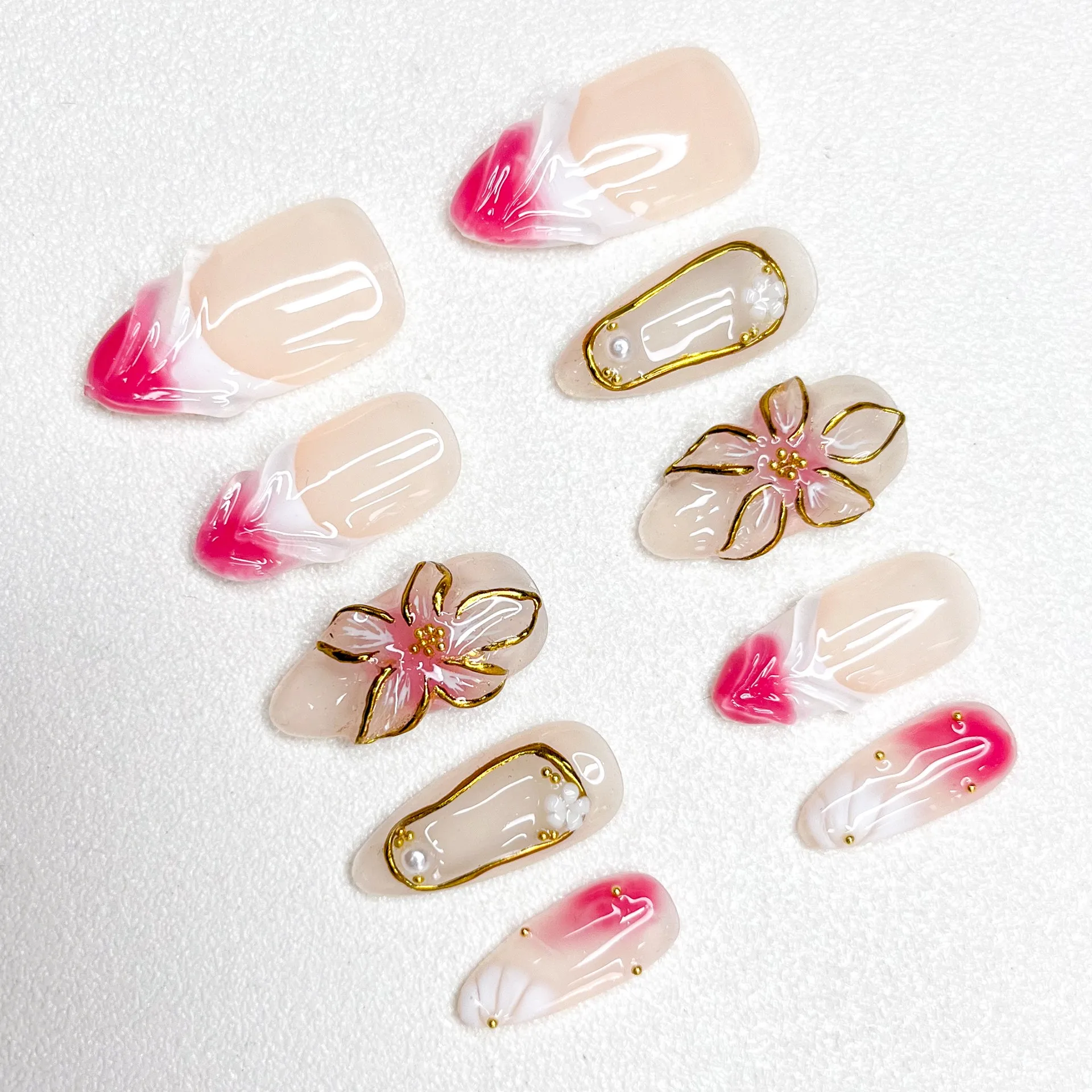 New Pink Gradual Change Handmade Manicure 3D Engraved Series Nails Pressed on Almond Length False Nails Gold Inlay Style