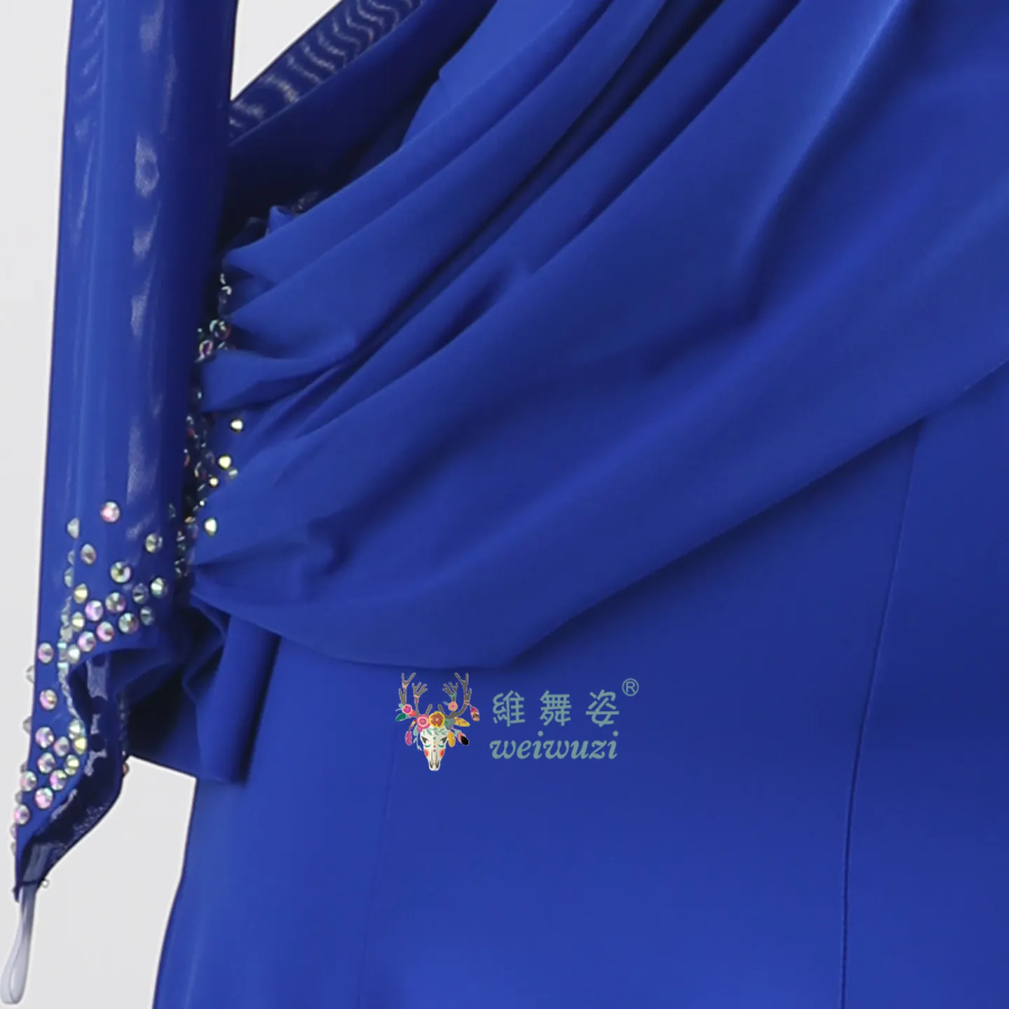 Luxuriöses Ballkleid für Damen: Modernes Nationalwaltz-Tanzkostüm mit fliegenden Ärmeln und großem Schwung für Wettkämpfe und Aufführungen – Detail 7