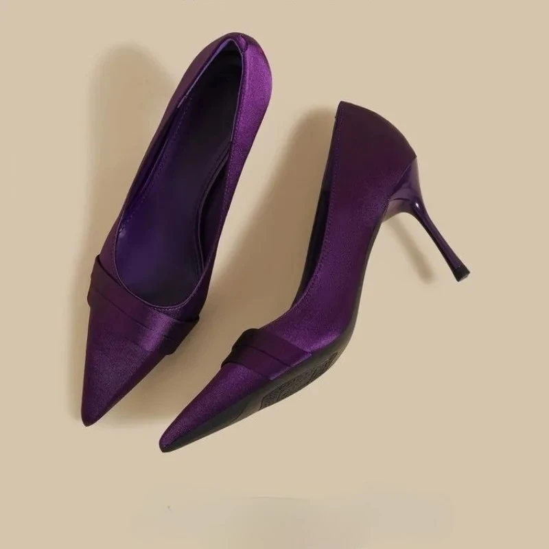 

Атласные туфли на одинарной платформе, осень 2025, новые французские туфли, женские туфли без шнуровки на шпильке с острым носком и неглубоким носком