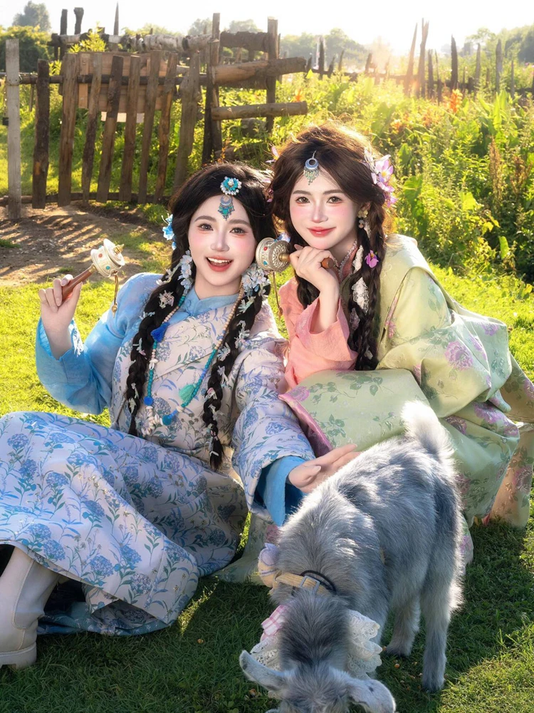 

New 2026 Tibetan Ethnic Wear Photography Costume for Young Girls Travel Photography Trendsetting Lijiang Tibetan Robe