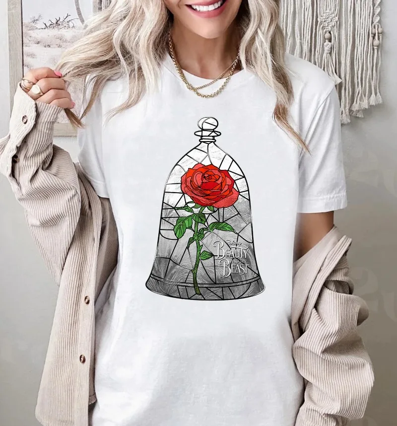 قميص ديزني بيوتي آند ذا بيست من الزجاج الملون المسحور بالورد، قميص ديزني لاند العائلي المطابق، تي شيرت مملكة سحرية #1