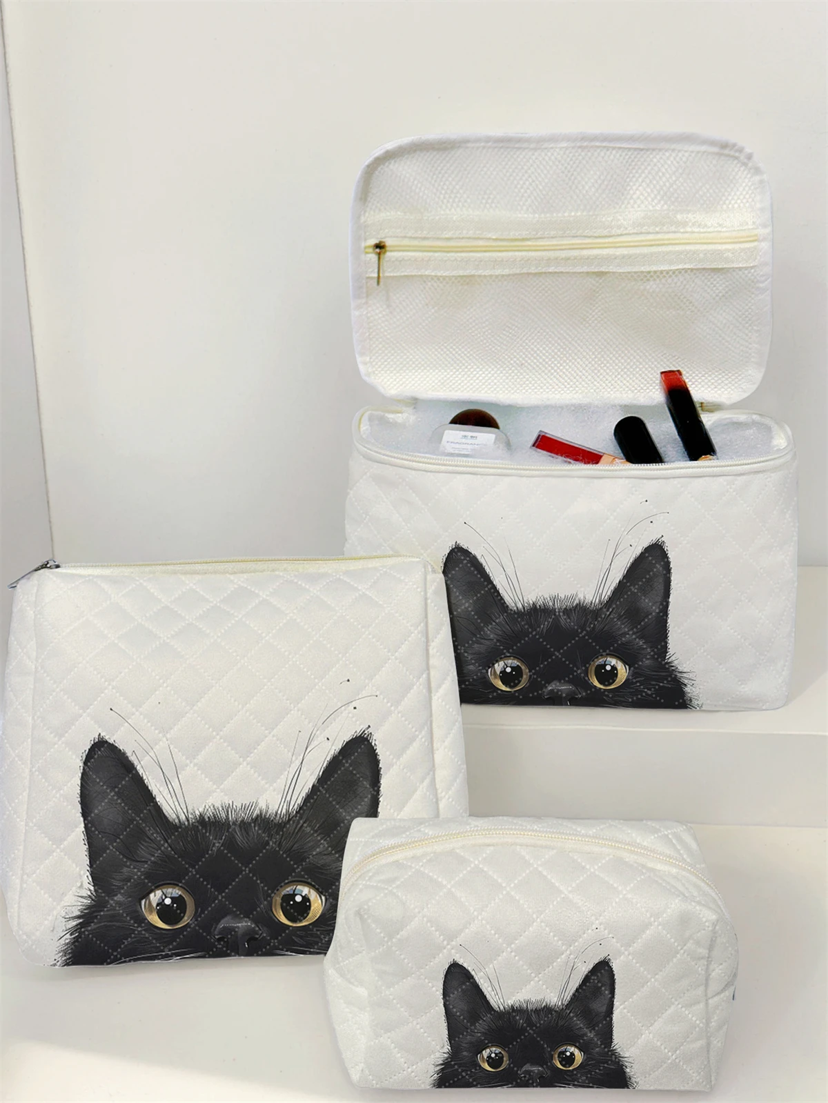 

1 Set Portable Makeup Bag, Large Capacity Design, Easily Accommodate Your Cosmetics, Lightweight And Portable For Storing Cosmet