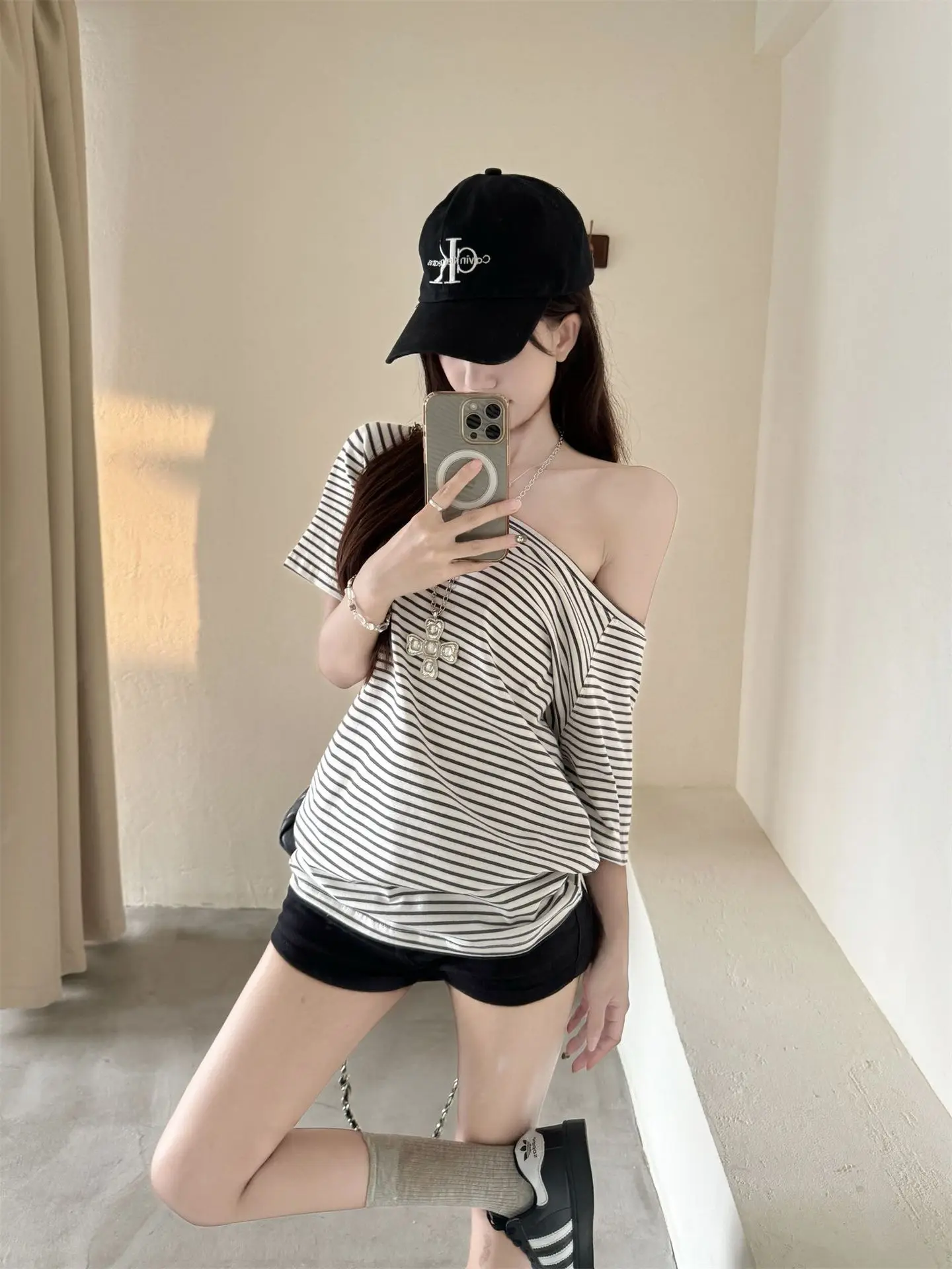Y2K K-fashion Harajuku Sexy T shirt Tops Tees Women Slanted Shoulder Short Sleeves Stripe T-shirt Loose Beach 90S Tshirt Woman
