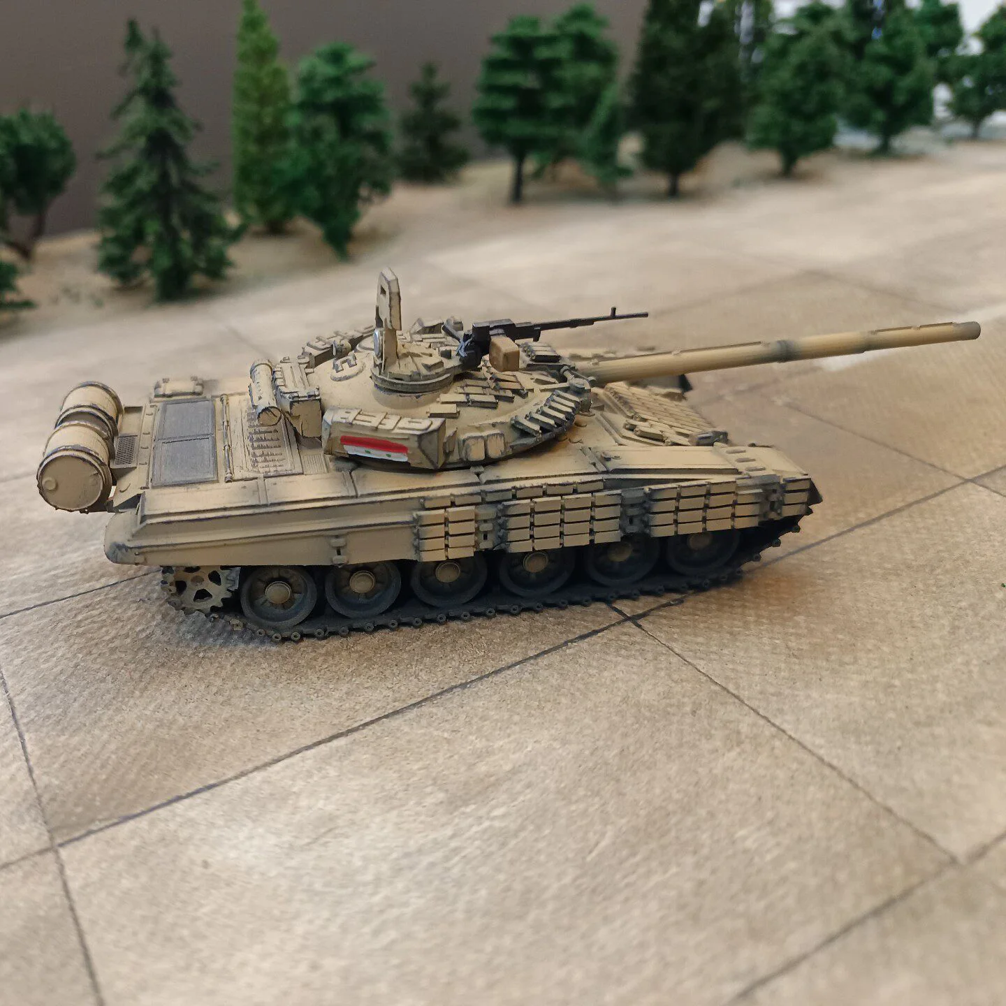 1/72 Russian T-72AV tank , hand-painted finished model decorative ornament(Ships in 5-6 days)