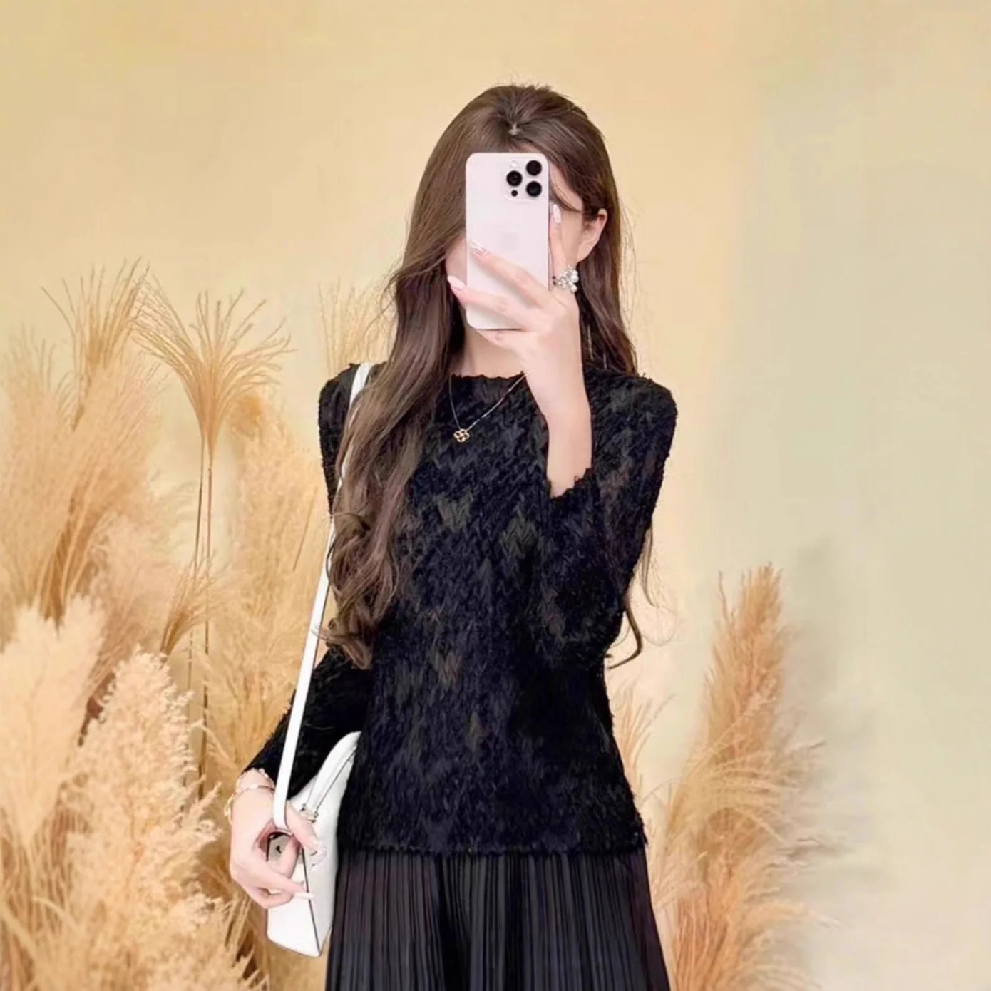 

Модная базовая рубашка Miyake Design Sense для женщин с осенним круглым вырезом и длинными рукавами, простой и универсальный однотонный внутренний топ