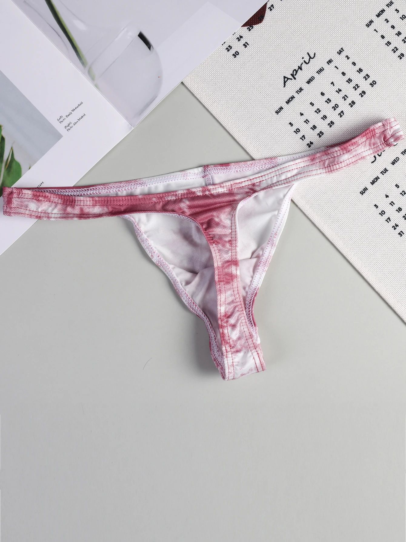 الرياضة طباعة الرجال ثونغ الذكور تنفس g-سلسلة سلس سراويل رياضية مثير T-الظهر الملابس الداخلية الغريبة حجم كبير HT143