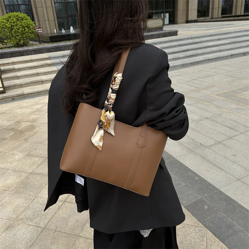 

Zeyph Large PU Leather Shoulder Bag for Women 2025 Winter Fashion Trend Designer Females Fashion Handbags Purses Tote Bags