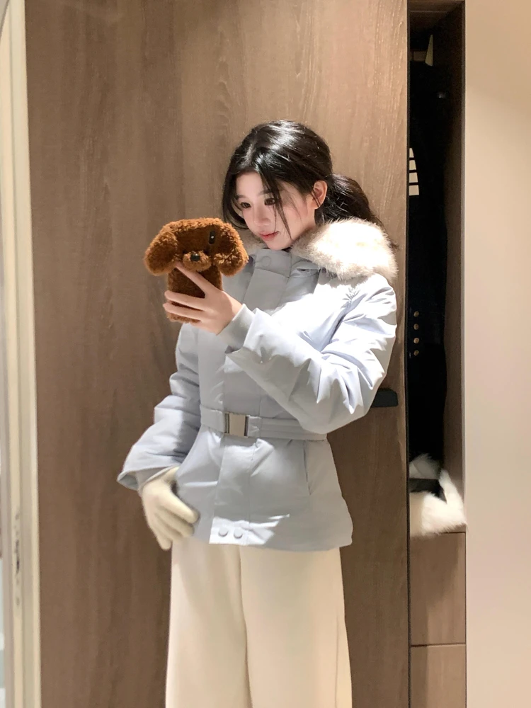 

Зимний утепленный белый пуховый комбинезон-куртка с поясом, теплый, с большим меховым воротником, для катания на лыжах, верхняя одежда для женщин