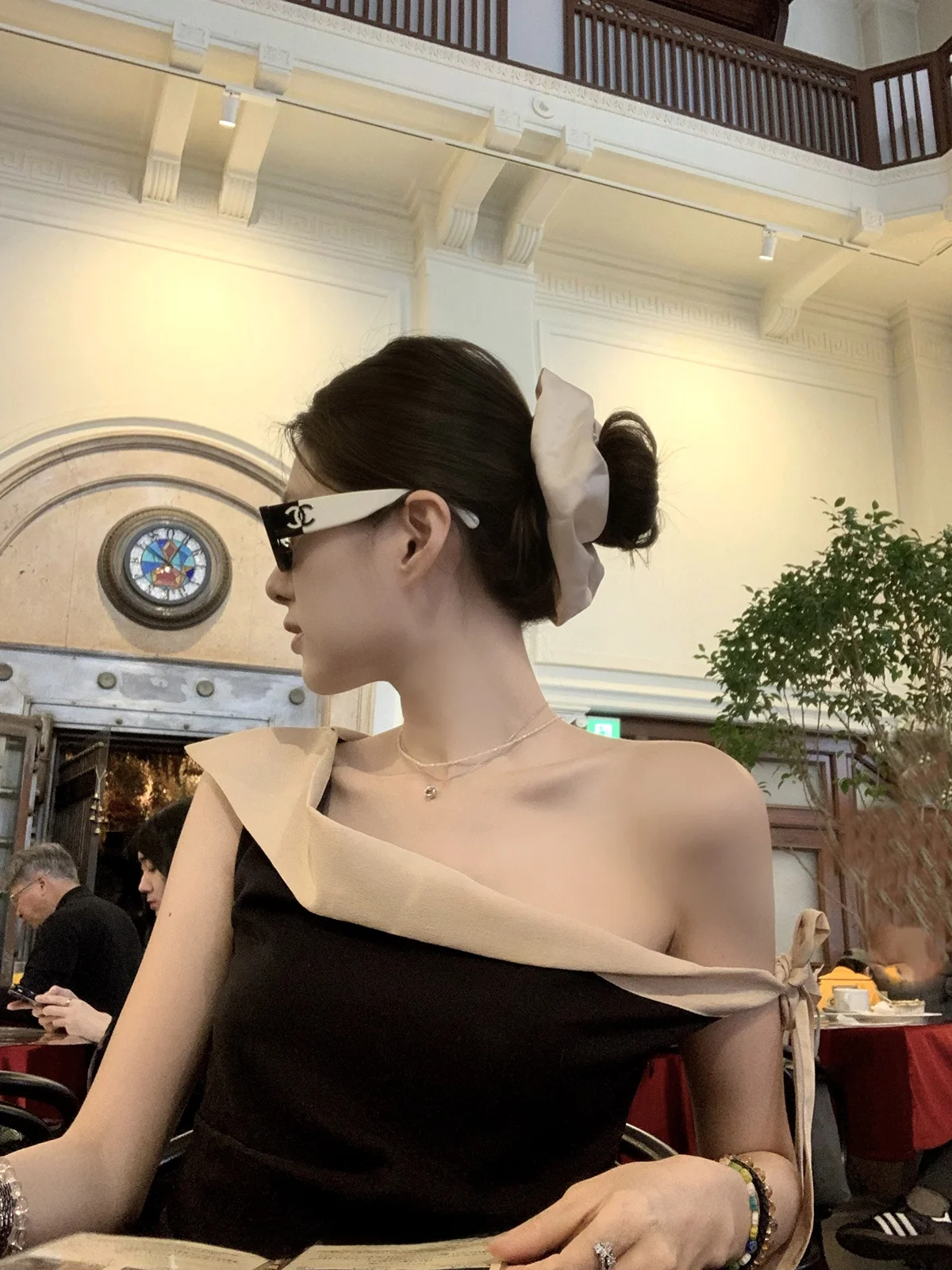 

WANANTONG Roman Holiday Beau: Женский летний топ с открытыми плечами и боковыми пуговицами