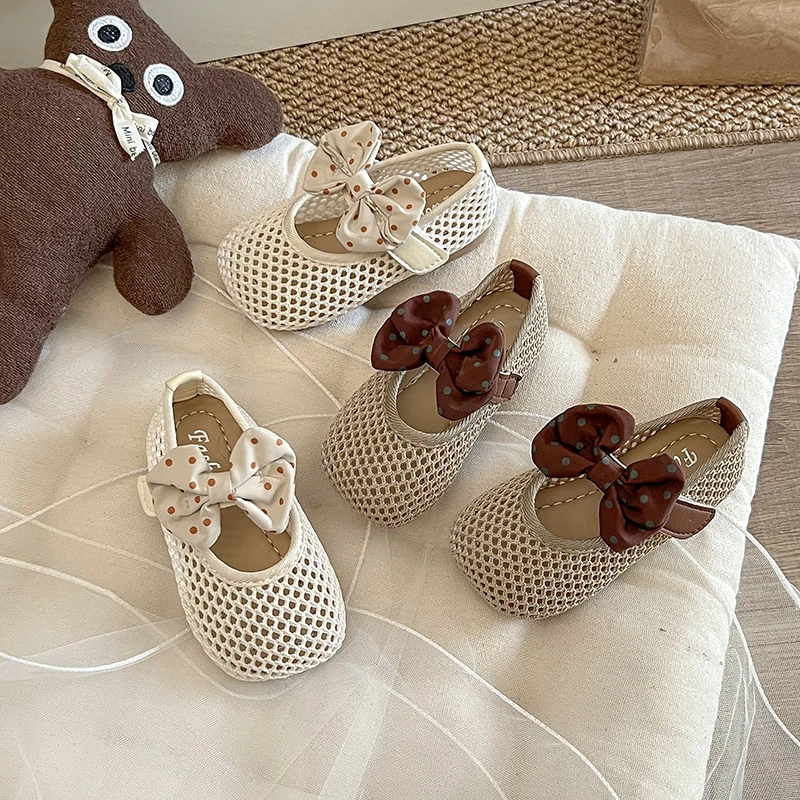 

Летние детские сандалии для девочек с большим бантом, бежевые, цвета хаки, из дышащей сетки, с закрытым носком, на липучке, размеры 23-32