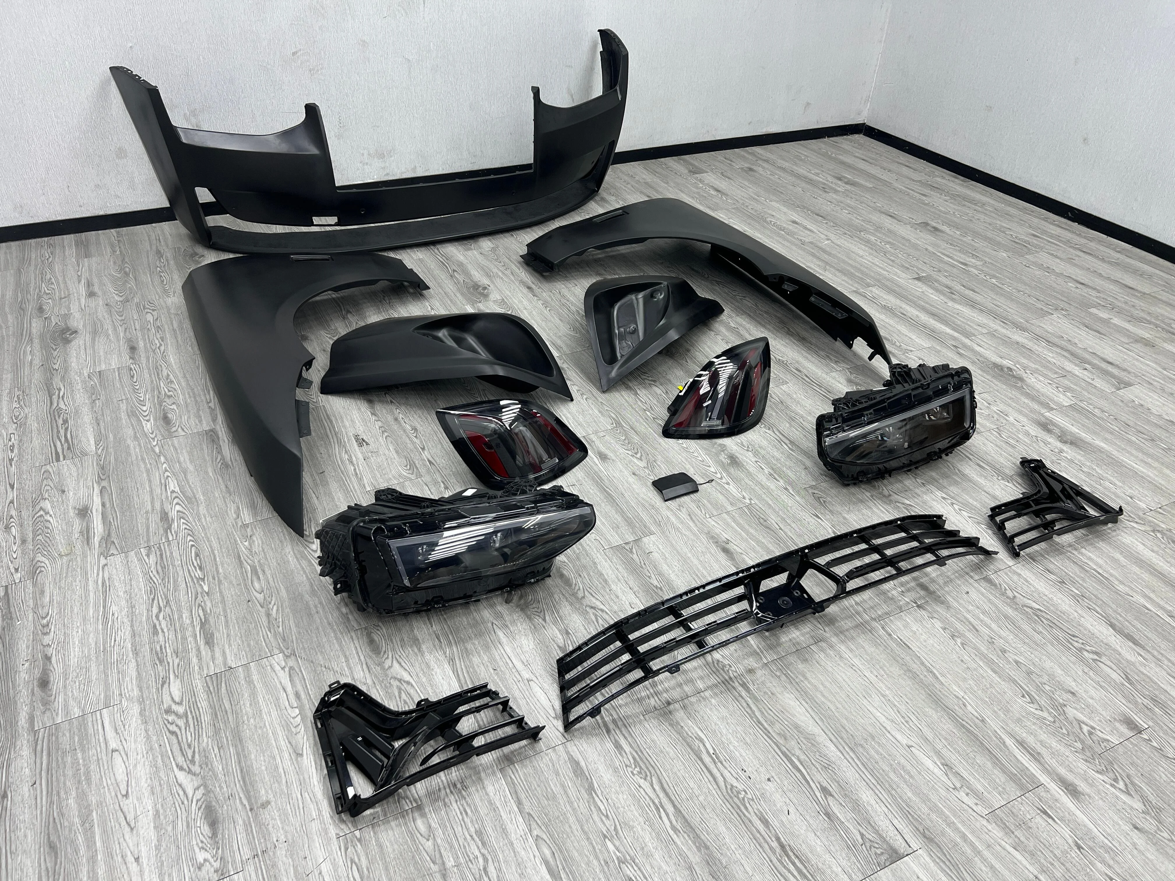 High-end Custom Body KitsFor Ghost 4th5th Gen - Old To New Retrofit Kit Factory Direct