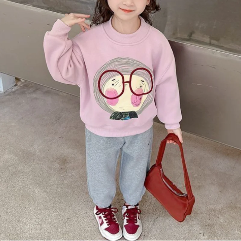 

Детская одежда, повседневная модная универсальная весна-осень 2023, новый простой плюшевый пуловер с круглым вырезом и длинными рукавами с принтом