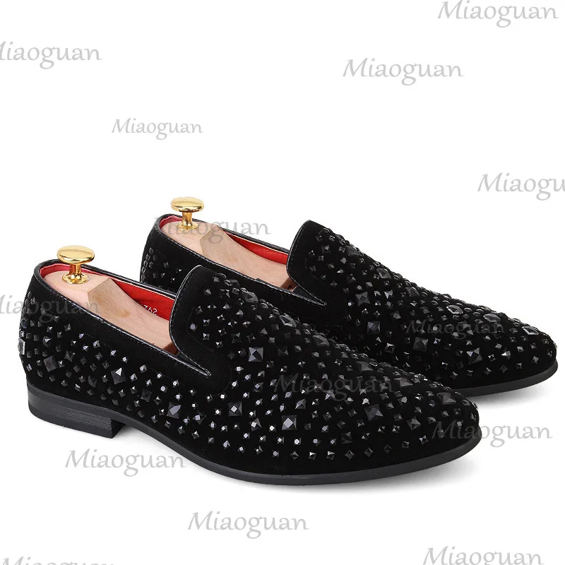 2026 New Fashion Men Loafers Korean Version Diamond-studded Low Top Rivets Pointed Leather Shoes Party Wedding Footwears