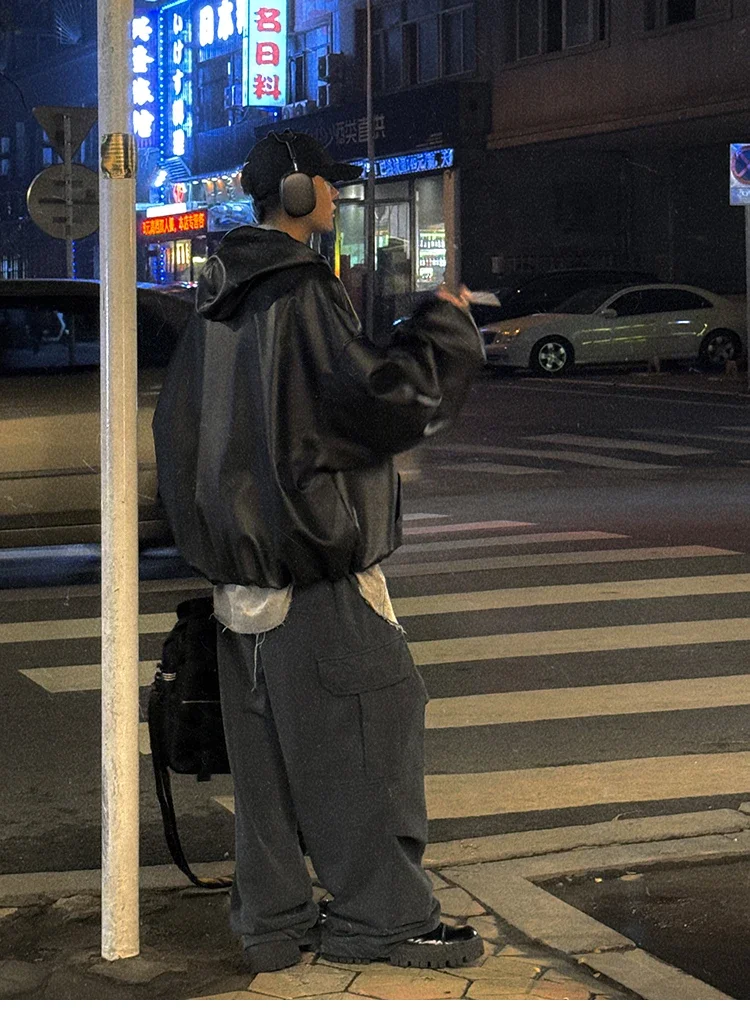 Frühling Herbst Kurze Übergroße Schwarze Weiche PU-Lederjacke für Männer mit Kapuze Reißverschluss Locker Lässig Koreanische Modekleidung – Detail 26