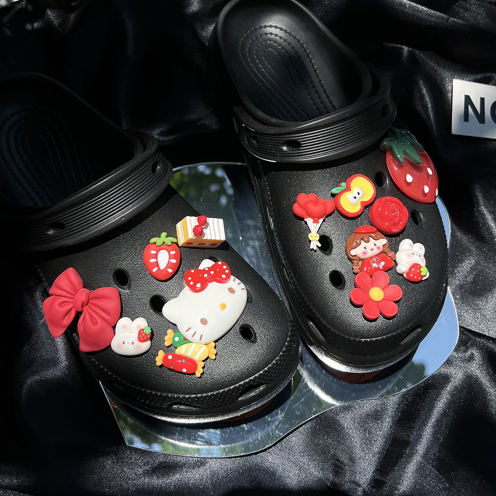 

MINISO Cute Hello Kitty Shoe Charms Candy Strawberry Shoes Accessories Red Bow Summer Sandals Clog Charms DIY Gift for Women