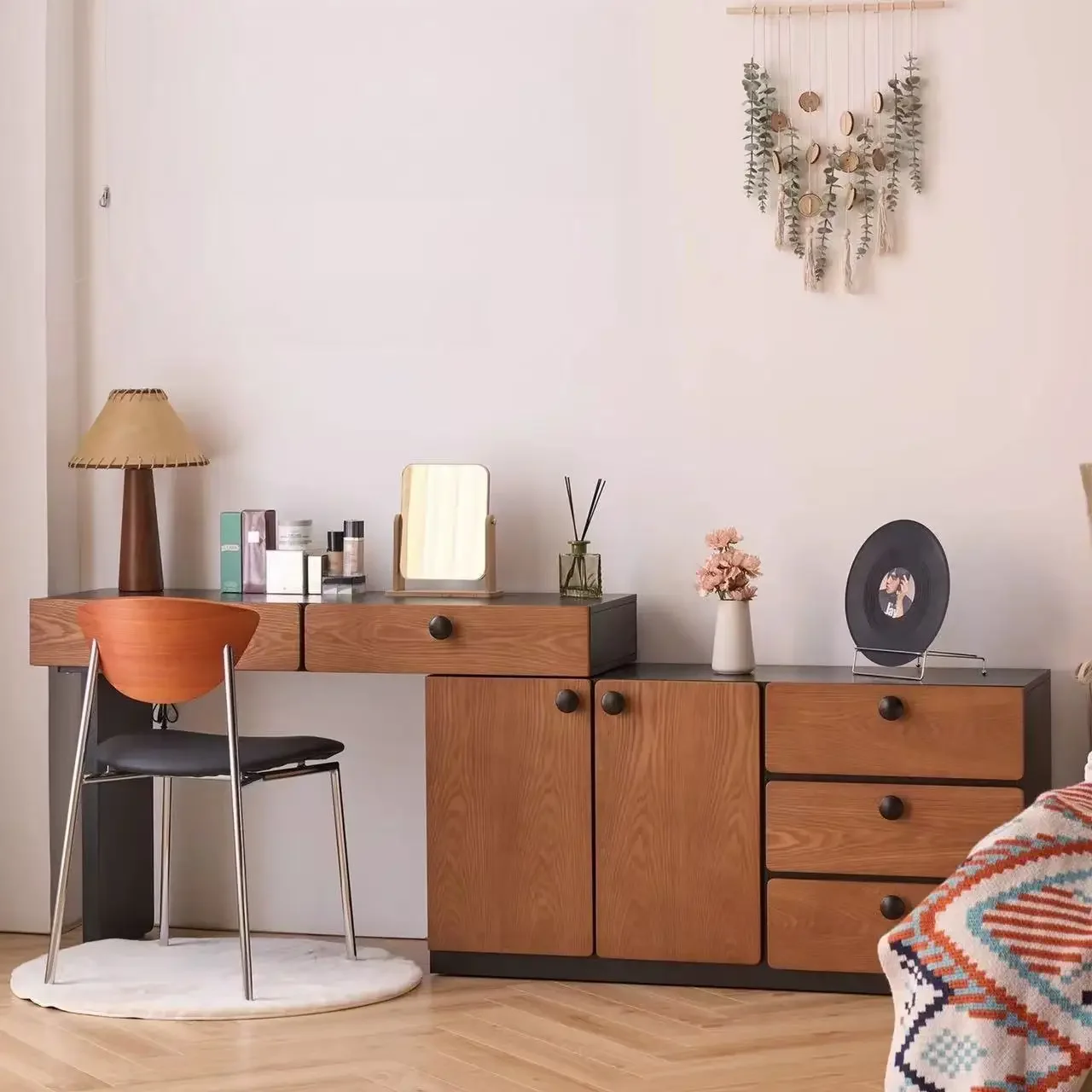 Medieval solid wood retractable corner dresser, chest cabinet integrated storage, end of bed cabinet, retro dressing table