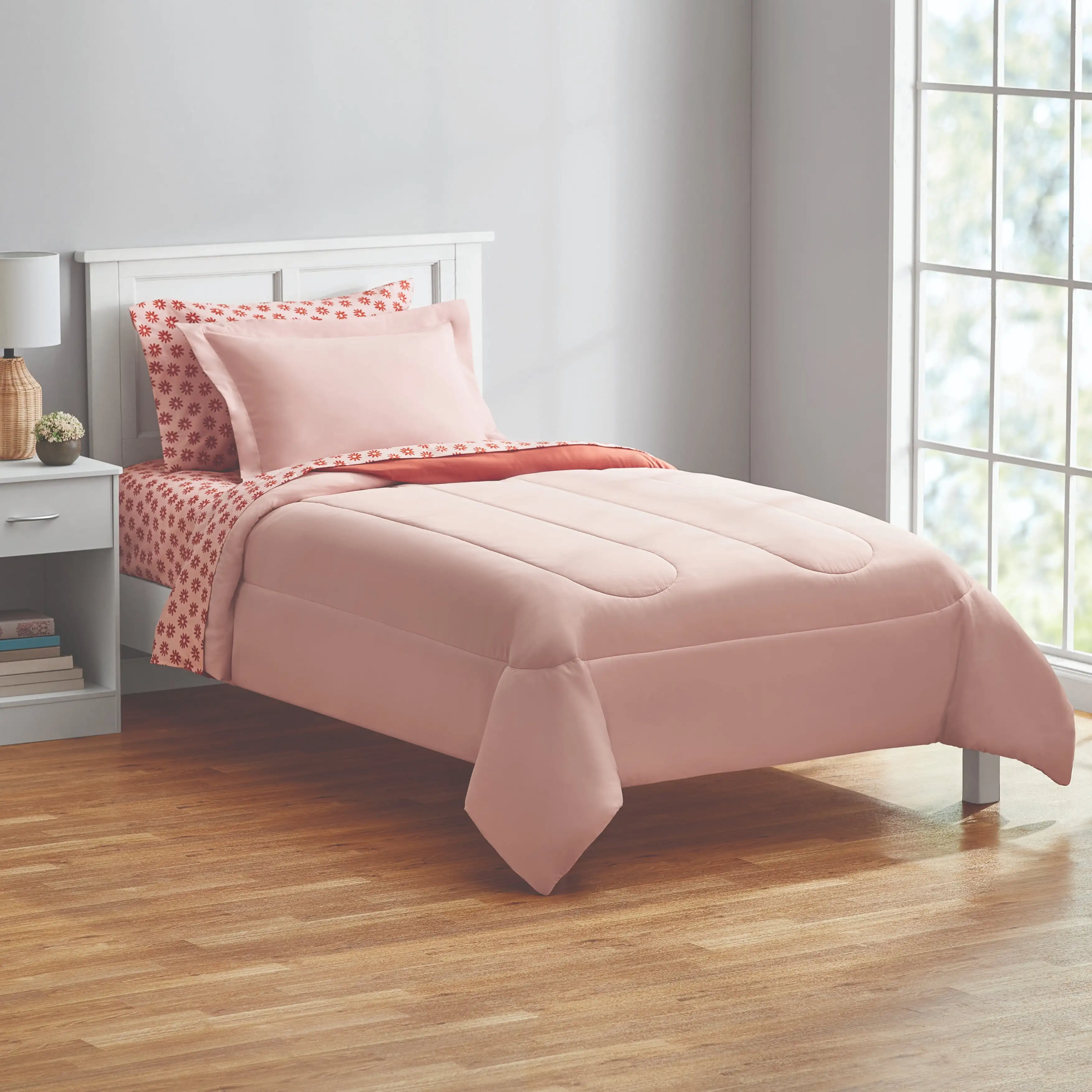 

5 Piece Reversible Bed in a Bag Comforter Set with Sheets, Pink, Twin-XL